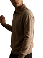 Pull tricoté décontracté pour homme, écoresponsable, à col, couleur camel, manches longues, avec impression numérique et design découpé.