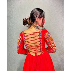 Hermoso Vestido Rojo Estilo A con Dupatta, Manga Larga, Cuello en V, Estampado Digital y Trabajo de Espejos Reales, Talla XL, Cintura Natural - Product Image 3