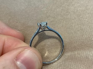 Anillo solitario de diamante de corte ovalado de 1 quilate de moissanita para mujer, joyería moderna y brillante de plata 925 original para ocasiones de boda - Product Image 4