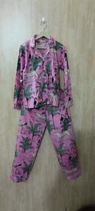 Conjunto de Pijama de Lujo 100% Algodón para Mujer, Ropa de Dormir Suave, Camisa y Pantalones, Ropa de Casa de Algodón Orgánico, Conjunto de Pijama para Damas de Honor - Product Image 4