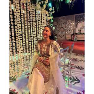 Ensemble haut et bas pour femme avec Dupatta pour fête - Product Image 3