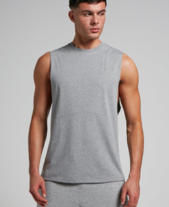 เสื้อกล้ามคอกลมสีเทาอ่อนสำหรับผู้ชาย ประสิทธิภาพสูง ผ้าถักโพลีเอสเตอร์ ระบายอากาศได้ดี เหมาะสำหรับใส่ลำลองและออกกำลังกาย มีโลโก้ด้านหน้า - Product Image 5