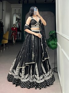 Precioso Lehenga Choli para Mujer con Bordado, Ideal para Bodas, Fiestas y Festivales, en Crepé de Seda, Exportación India, Resistente a la Humedad - Product Image 4