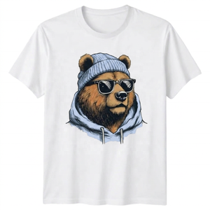 Camiseta informal para hombre con estampado de oso con gorro y cuello redondo, manga corta, corte regular, algodón jersey - Product Image 3