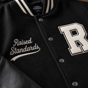 แจ็คเก็ตวาร์ซิตี้สีดำสำหรับผู้ชาย รุ่น Raised Standards ปักตัวอักษร R แขนหนัง สไตล์ Preppy เหมาะสำหรับใส่ในฤดูใบไม้ร่วง - Product Image 4
