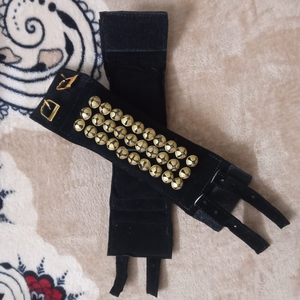 Ghungroo de Bharatnatyam de 3 filas y 61 campanas, de terciopelo negro y metal, hecho a mano, para doble cinturón, instrumento musical y accesorio de danza - Product Image 4