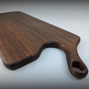 Tabla de cortar de madera de nogal premium con forma de paleta, bandeja para servir queso con soporte para cocina, hotel, restaurante, venta al por mayor - Product Image 5