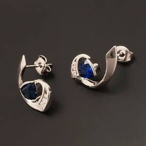 Boucles d'oreilles saphir éblouissant en argent sterling, pierre précieuse, pierre de naissance de septembre, cadeau de mariage ou d'anniversaire pour femme - Product Image 4