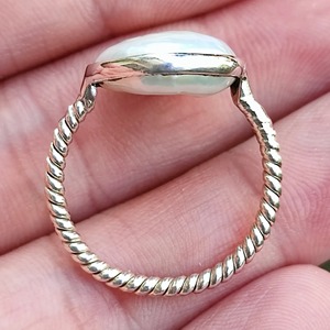 Bague en argent sterling fait main avec perle naturelle ronde sertie clos, bijou bohème, cadeau pierre de naissance de juin - Product Image 4