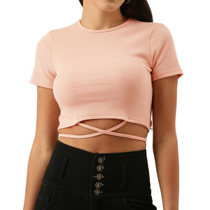 Nouveau en stock – Vente en ligne – T-shirt crop top au design tendance – Nouveau style – Prix abordable – T-shirt crop top - Product Image 1