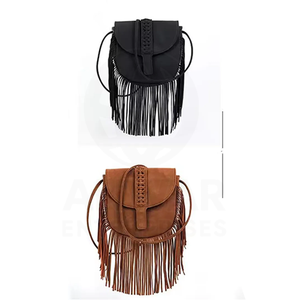 Sac bandoulière en cuir véritable imprimé gaufré avec fermeture tressée, disponible en noir, gris et marron - Product Image 2