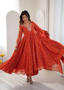 Ensemble Anarkali Salwar Kameez Brodé et Gaufré Orange avec Dupatta en Faux Georgette, Col en V, Longueur Ras du Sol, Séchage Rapide, pour Mariage Traditionnel - Product Image 4