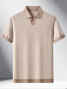 T-shirt d'été respirant à manches courtes pour homme, beige uni, avec logo frontal, en maille, séchage rapide, style décontracté chic, fabriqué au Bangladesh - Product Image 5