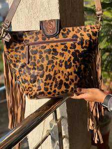 Nuevo pelo en bolso de cuero de vaca metálico colección elegante tallado a mano cuero estampado de animales flecos Bolsos De Mujer - Product Image 3