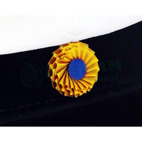 Coiffe de graduation suédoise professionnelle OEM ODM écologique en dentelle avec cockade et épingle de sûreté, taille et couleur personnalisables