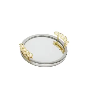 Bandeja Decorativa de Metal Dorado de Primera Calidad para Exhibición en Tiendas Minoristas de Lujo, Diseño Personalizado OEM, Bandeja Artesanal de Metal Chapada en Oro - Product Image 1