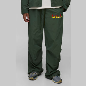 กางเกงสเวตแพนท์ผ้าแคนวาสคอตตอน 100% หนัก 450GSM ทรงหลวมสบายสำหรับผู้ชาย พิมพ์ลายโลโก้ด้วยเทคนิค DTG ผ้าฟอกสีเรียบ - Product Image 4