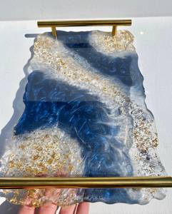 Plateau décoratif en résine style géode, agate, bleu marine foncé, avec poignées modernes en barres dorées - Product Image 4