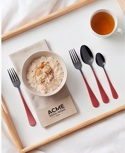 Ensemble de couverts en acier inoxydable finition noir mat avec manche rouge pour la salle à manger, la cuisine, les fêtes, les cadeaux et l'usage quotidien - Product Image 4
