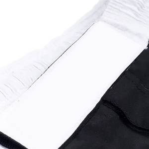 Shorts MMA personnalisés : Noir avec ceinture contrastante blanche et panneau interne de la jambe - Shorts d'entraînement respirants pour la lutte - Service OEM - Product Image 6