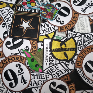 แพทช์ปักโลโก้ลายม้า ผีเสื้อ ดอกไม้ ดีไซน์แฟชั่นไฮสตรีท ติดเสื้อผ้าแบบเย็บติดหรือรีดติด 3 มิติ บนผ้าใบ PVC รูปหัวใจ สำหรับหมวก - Product Image 4