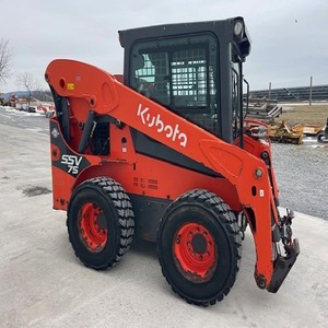 Cargadora compacta Kubota SSV75 premium con motor de 74.3 HP, brazo de elevación vertical y sistema hidráulico de alta capacidad - Product Image 2