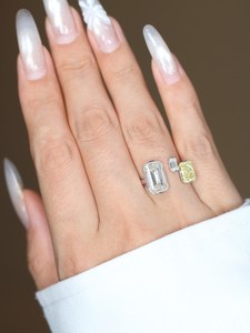 Anillo de Moissanita de Tres Piedras con Corte Radiante Amarillo de 0.51CT y Corte Esmeralda de 1Ct, Plata 925 Original, para Boda, Aniversario, Fiesta, Ocasión Especial - Product Image 2