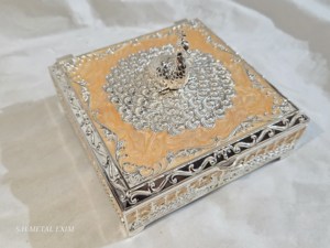 Caja de Joyería Cuadrada de Lujo Plateada con Diseño de Pavo Real, Organizador de Joyas Esmaltado, Caja de Terciopelo para Frutos Secos, Regalo de Boda Hecho a Mano - Product Image 3