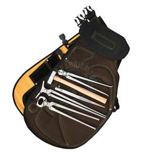 Kit d'outils de fermeur pour blacksmith, avec tablier de sécurité, extracteur de clous, écarteur de sabots, outil à retirer les clous et marteau de blacksmith - Product Image 1