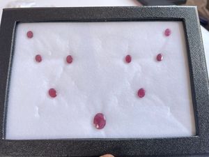 Ensemble de bijoux en rubis libérien naturel 13,90 carats – Ensemble pendentif et boucles d'oreilles avec lot de 6 rubis, pierres précieuses rouges authentiques en gros - Product Image 4