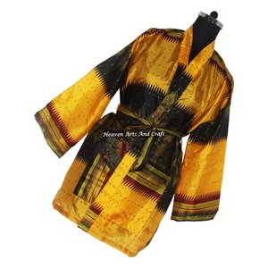 KS003 Kimono Corto de Seda Bohemio Vintage, Estilo Boho Gitano, Hecho con Seda de Sari Reciclada, Túnica Corta, Ropa de Dormir para Mujer - Product Image 4