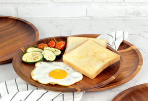 68. Assiette de service artisanale classique en bois de manguier de qualité supérieure, finition résine émeraude, écologique, compatible micro-ondes, durable, polyvalente - Product Image 6