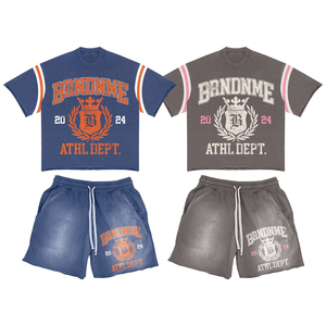 Ensemble T-shirt et short de sport vintage pour homme 2026 – Tenue décontractée 2 pièces oversize style streetwear avec imprimé graphique athlétique pour l'été - Product Image 1