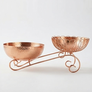 Ensemble de bols à fruits en cuivre martelé avec support en fil métallique, élégants paniers de rangement en métal pour présentation sur table - Product Image 4