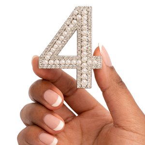 เข็มกลัดรูปทรงตัวเลข 4 ประดับมุกและคริสตัล สำหรับผู้หญิง ดีไซน์หรูหรา แฟชั่นเครื่องประดับ ของขวัญ - Product Image 1