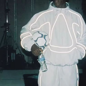 Ropa Deportiva Calorie, Chaqueta Cortavientos Unisex de Alta Calidad, Estilo Urbano, Corte Holgado, Mezcla de Algodón, Bordado Reflectante - Product Image 4