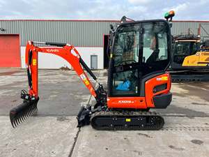 Mini-excavatrice Kubota KX019-4, design compact de 700 kg, puissance de 30 kW, garantie de plus de 5 ans, polyvalence inégalée - Product Image 3