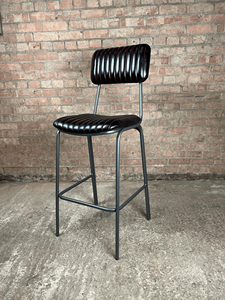 Silla de Bar de Cuero Estilo Industrial Vintage con Estructura de Acero, Tapizada con Revestimiento Acanalado, Altura de Barra, para Hogar, Sala de Estar, Acabado Marrón - Product Image 2
