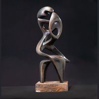 Sculpture en aluminium coulé qui émerge d'une forme contrôlée, d'une tension mesurée et d'une autorité silencieuse de l'expression moderne.
