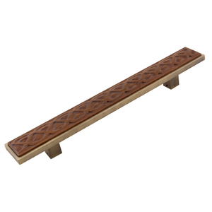 Poignée longue de porte principale en aluminium et bois sculpté Ora, finition AB Matt PVD Or PVD Or Rose, incrustation bois, quincaillerie d'entrée - Product Image 2