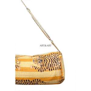 Bolsa de Yoga Moderna Reutilizable Hecha a Mano 100% Algodón - Bolsa de Gimnasio de Lujo para Fin de Semana, Acolchada, con Estampado Animal, Diseño de Tigre, Transpirable y Ecológica - Product Image 2