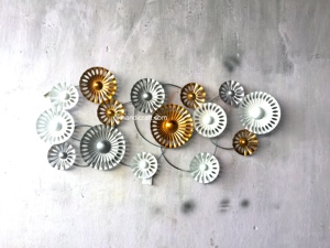 Escultura de Pared de Metal Hecha a Mano con Borde Dorado de Acero Inoxidable de Alta Demanda, 100 cm, Diseño Floral, Decoración del Hogar - Product Image 4
