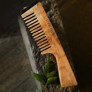 Ensemble peigne à barbe et cheveux en bois de neem avec logo personnalisé pour massage du cuir chevelu et des cheveux masculins - Product Image 1