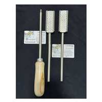 Kit de dentisterie vétérinaire équine Premium Millennium : Gag, 4 forceps molaires, râpes flottantes et mentonnière plate