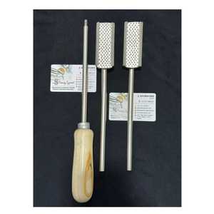 ชุดเครื่องมือทันตกรรมสำหรับม้าระดับพรีเมียม รุ่น Millennium พร้อมคีมถอนฟัน 4 ตัว ตะไบฟันแบบลอย และแผ่นรองคางแบบแบน - Product Image 2