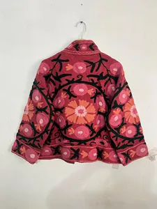 Chaqueta Vintage Suzani Rosa de Algodón con Bordado Floral a Mano, Estilo Boho Étnico para Mujer, Cuello Alto, Prenda de Moda - Product Image 6