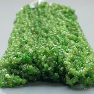 Perles de pierres précieuses irrégulières en grenat tsavorite naturel vert 3-5mm, qualité AA, pour la fabrication de bijoux, vente en gros, Chakralume Rajasthan - Product Image 3