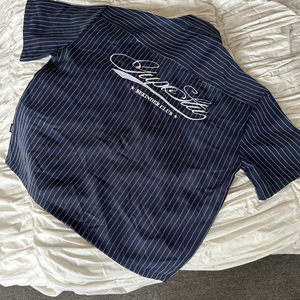 เสื้อเชิ้ตพิมพ์ลายบาติก คอตั้ง ผ้าโพลีเอสเตอร์/คอตตอน แห้งเร็ว สำหรับวันหยุดพักผ่อน แขนสั้น สำหรับผู้ชายและผู้หญิง รับผลิตแบบ OEM ODM - Product Image 4