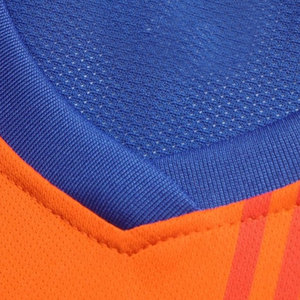 Ensemble d'uniformes de football haut de gamme en tissu polyester doux, respirant et anti-humidité, léger, maillot à manches courtes et short, personnalisable pour équipe - Product Image 6