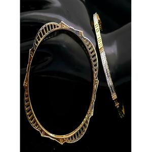 Hermosas pulseras de diseño con acabado dorado y blanco de primera calidad, con aspecto tradicional, de moissanita y latón, para mujeres, ideales para bodas. - Product Image 1